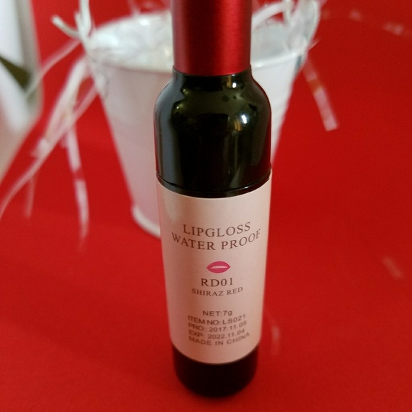 * HOST PICK* Wine Lip Gloss Set 🎉Bachelorette🎉 - Picture 5 of 6